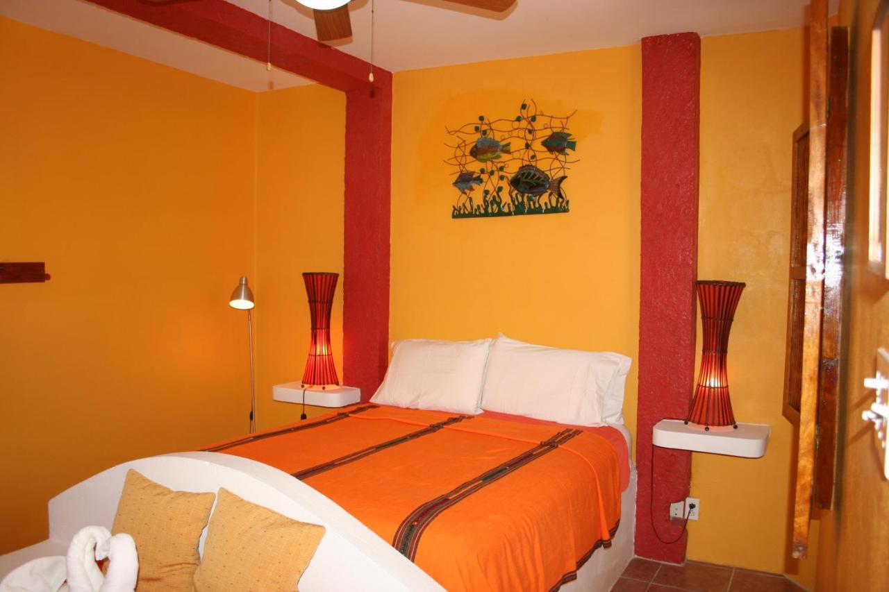 Seaside Cabanas Hotel Caye Corker Exterior foto